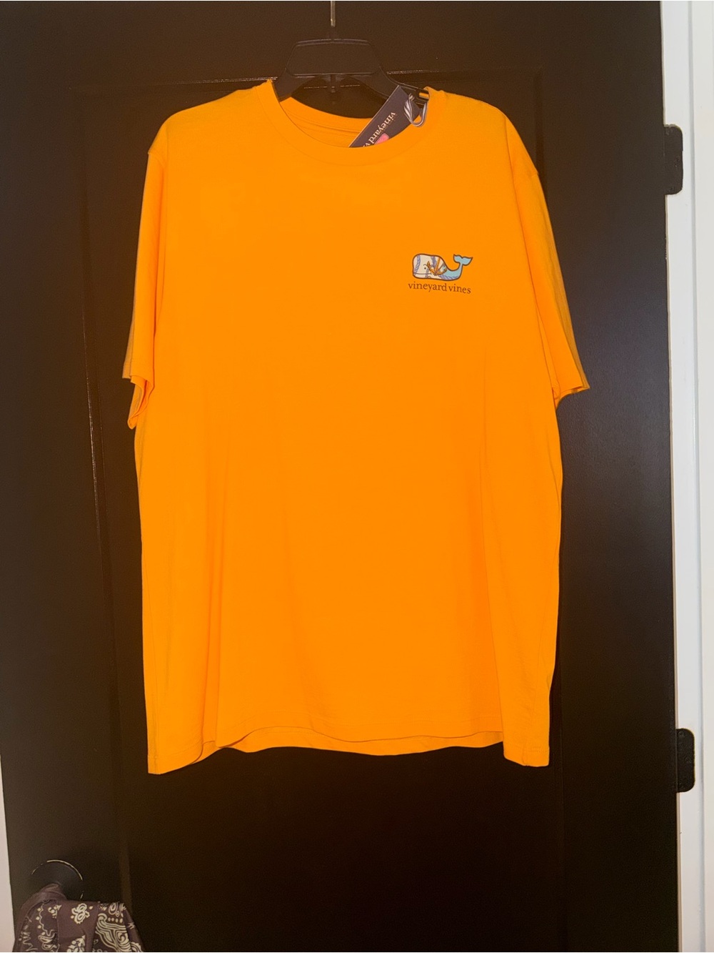 Vineyard Vines Men’s Orange Whale Graphic Tee - Picture 3 of 4